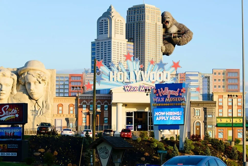 Explore Pigeon Forge: Your Ultimate Travel Guide to the Smoky Mountains