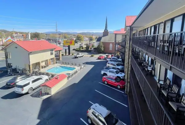 Super 8 by Wyndham Pigeon Forge Downtown Main image